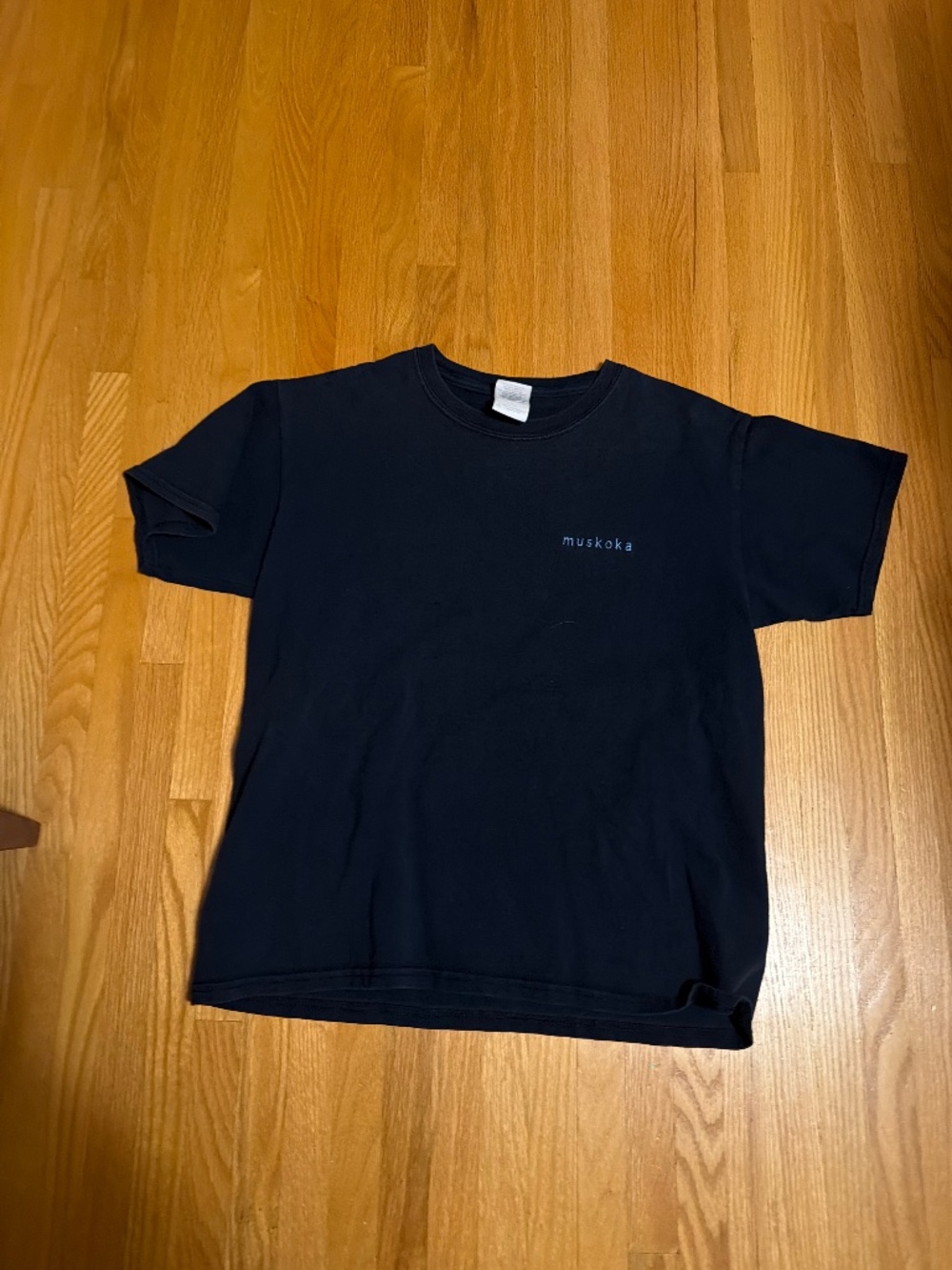 Muskoka Gildan Cotton Tee - size large youth